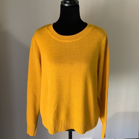 H&M Tops - H&M knitted sweatshirt